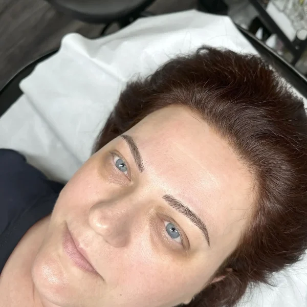micro blading eyebrows