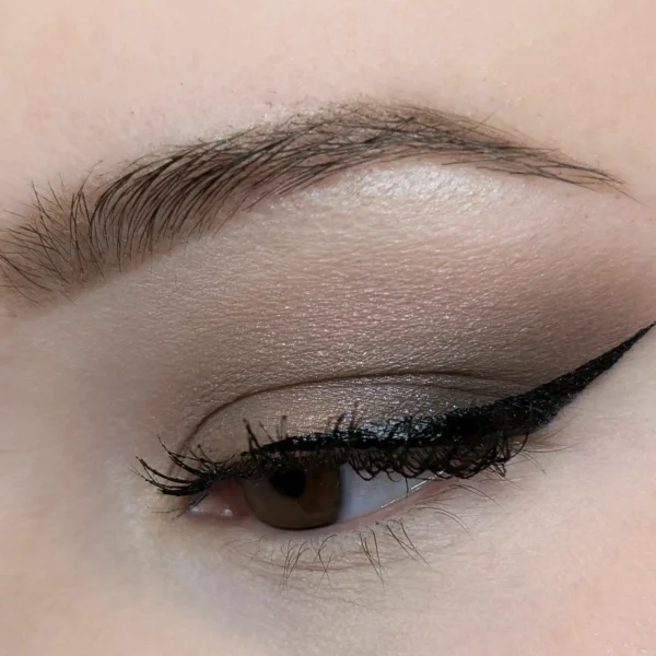 winged eyeliner